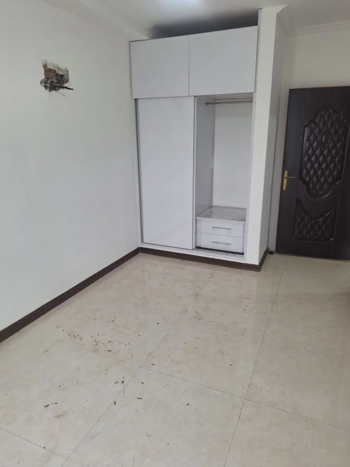 واحد اداری ۷۵متری دارای ۲اتاق