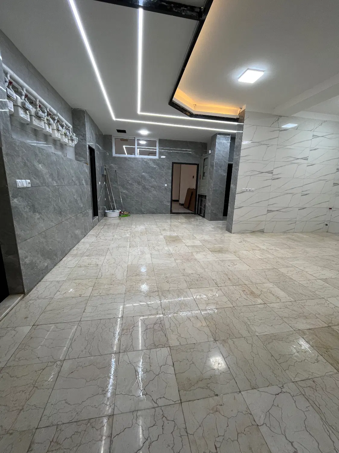 ساختمان خدماتی