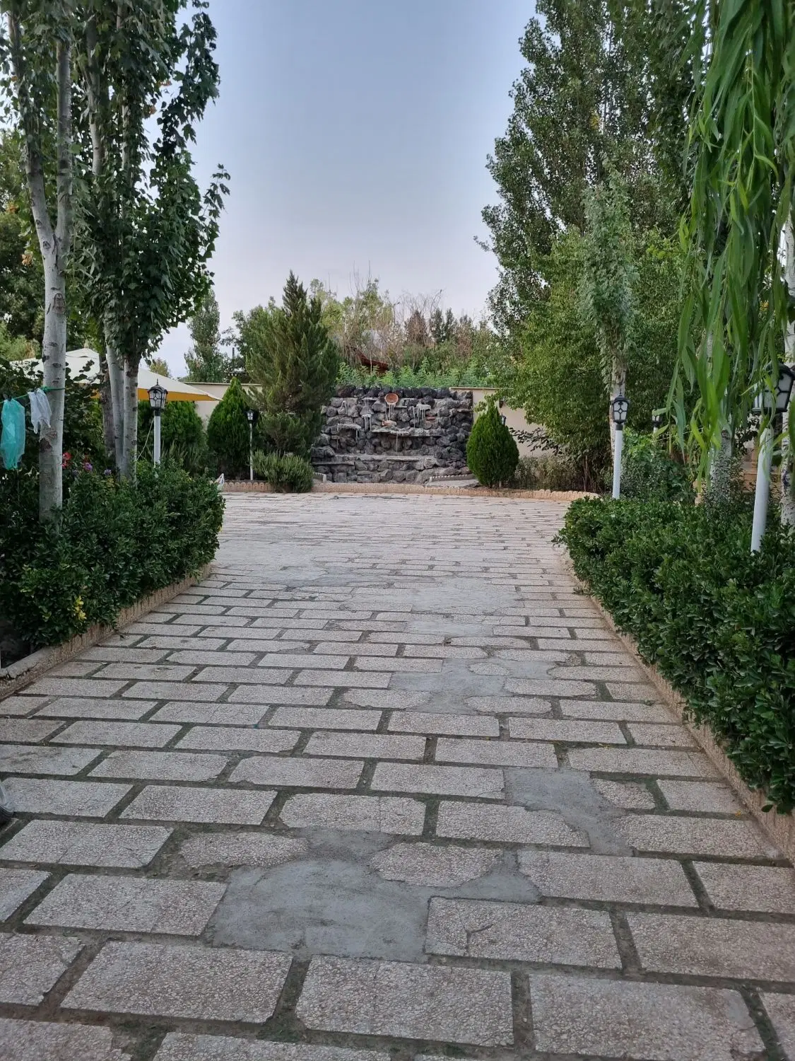 باغچه ۵۰۰ متری با بنا سهیلیه سنقرآباد دهکده ورزشی
