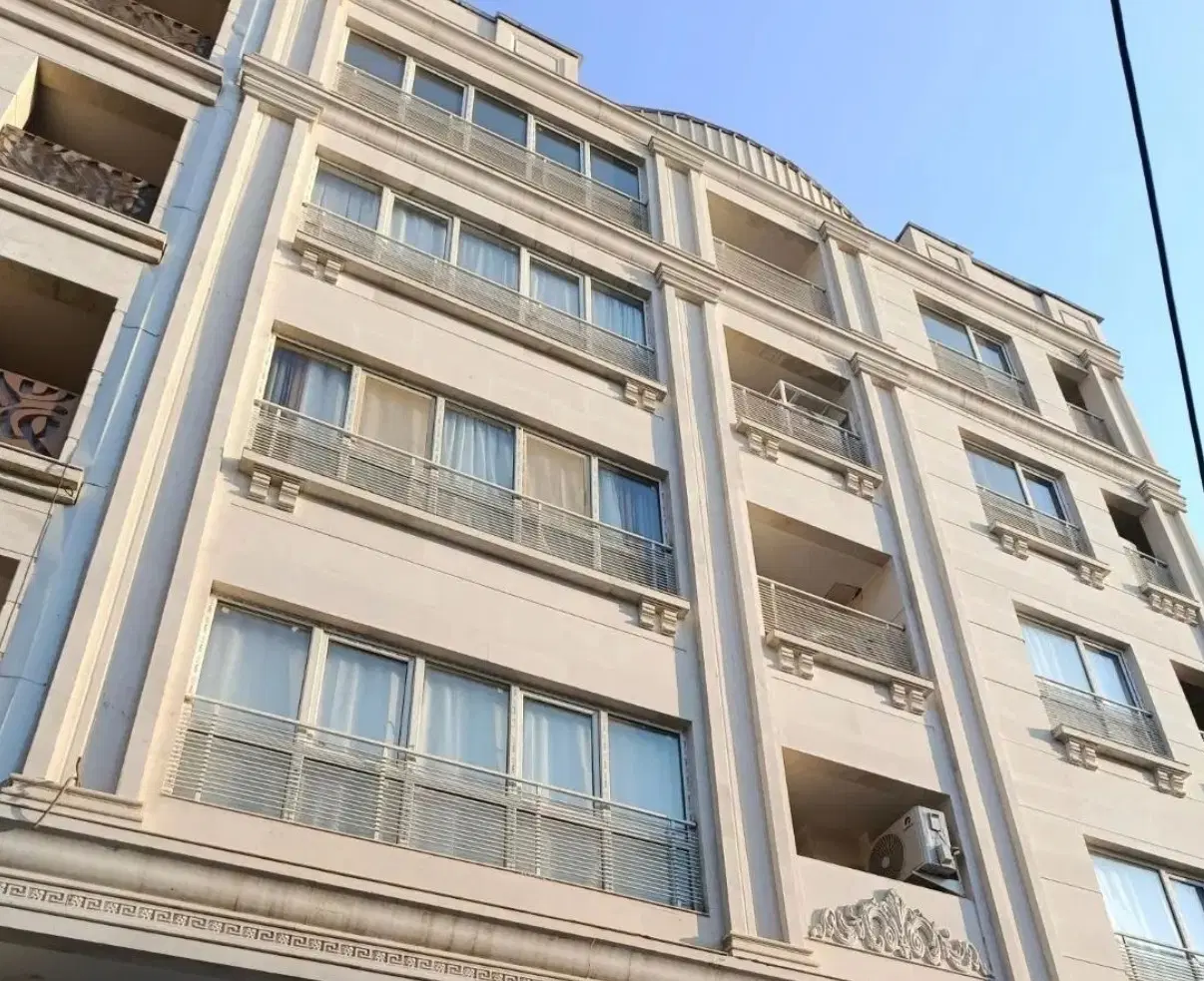 آپارتمان سه خواب_۱۴۰ متر_باهنرجنوبی