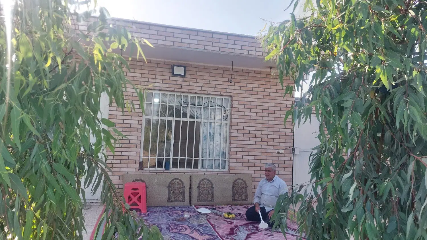 فروش یک فواره زمین خوش موقعیت