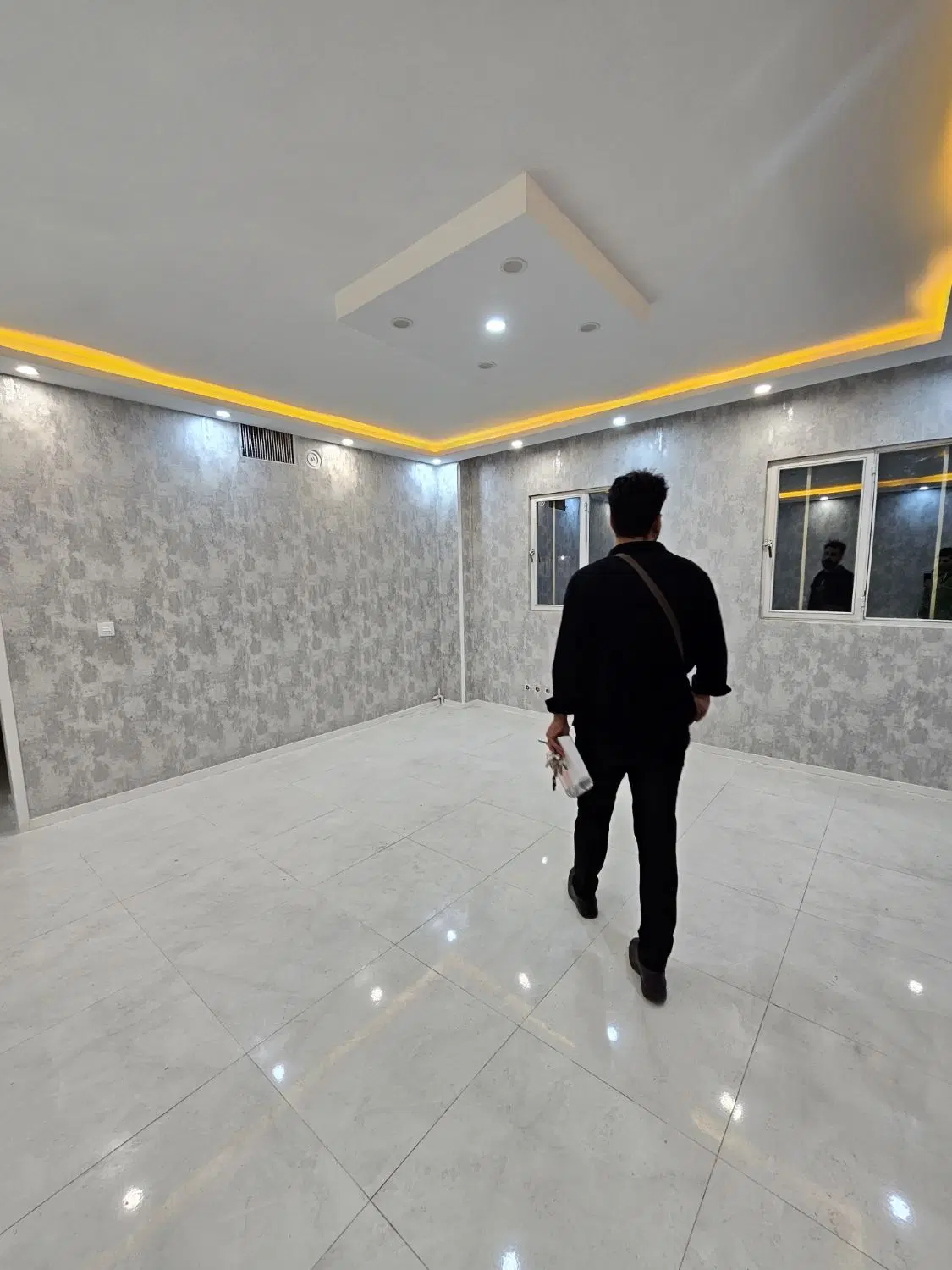 مهرآباد ۶۰ متر با پارکینگ