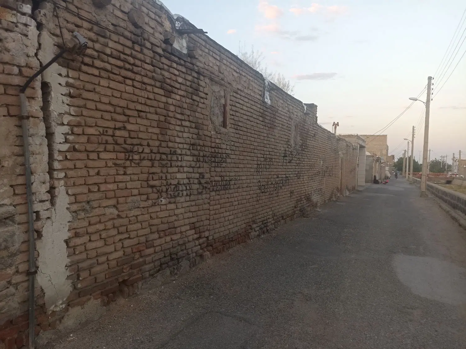 خانه کلنگی 300متری داخل کوچه 8متری در خیابان سینا