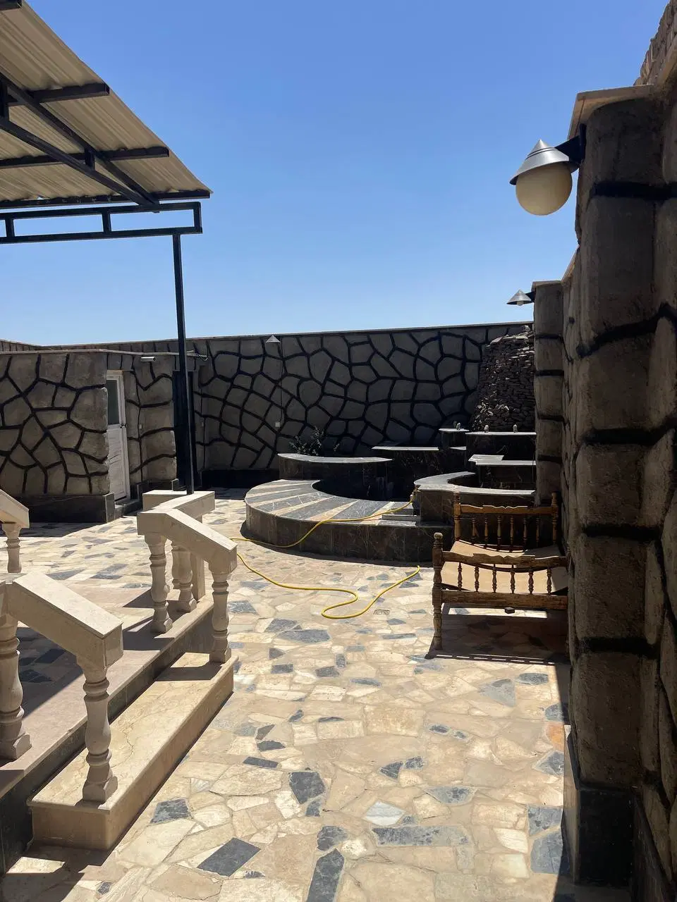 زمین فروشی