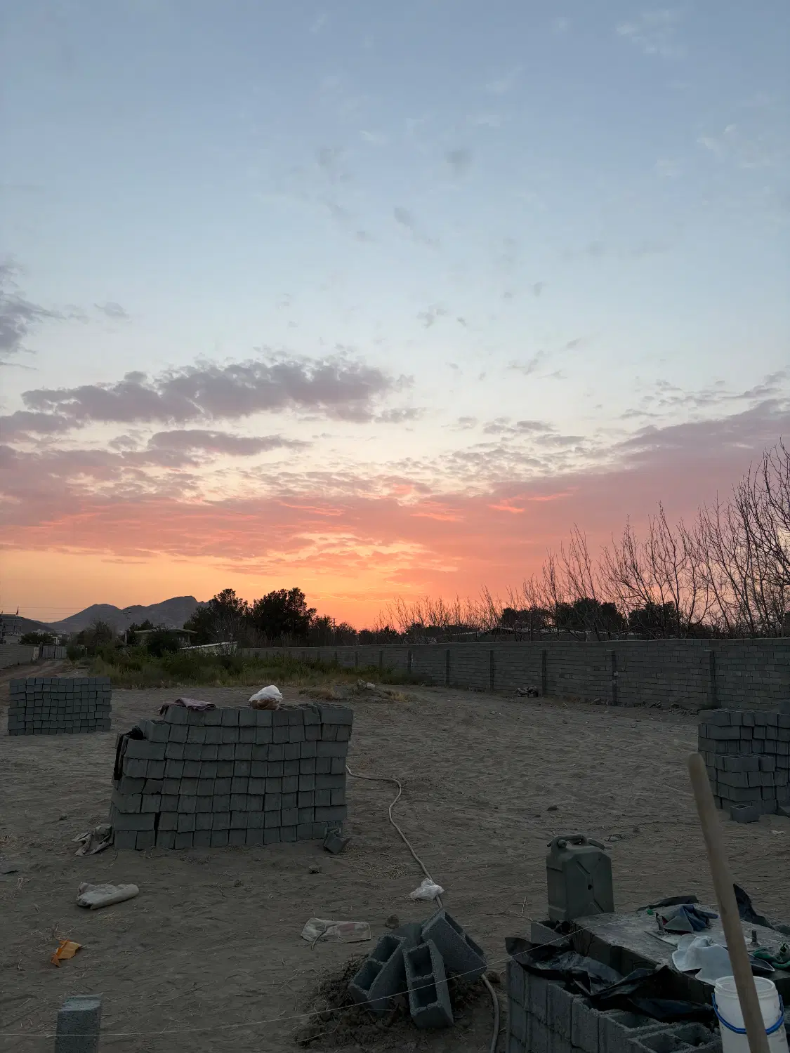 زمین چهار دیواری