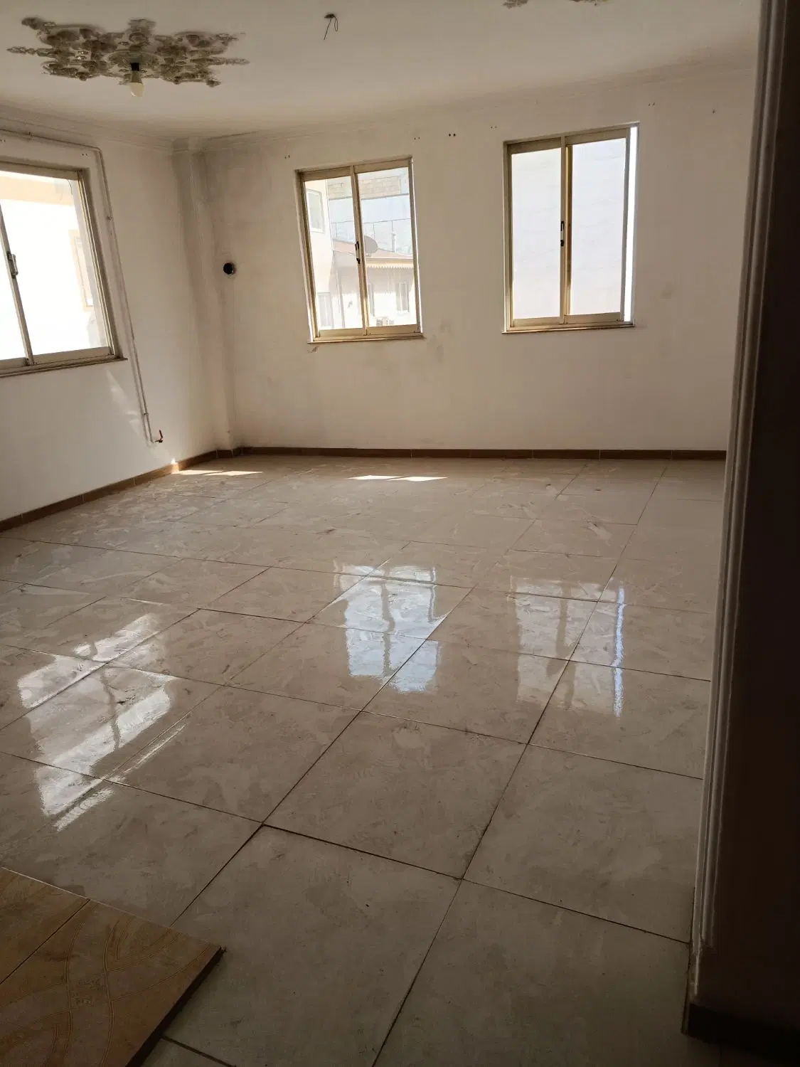 فروش یک واحد 81متری