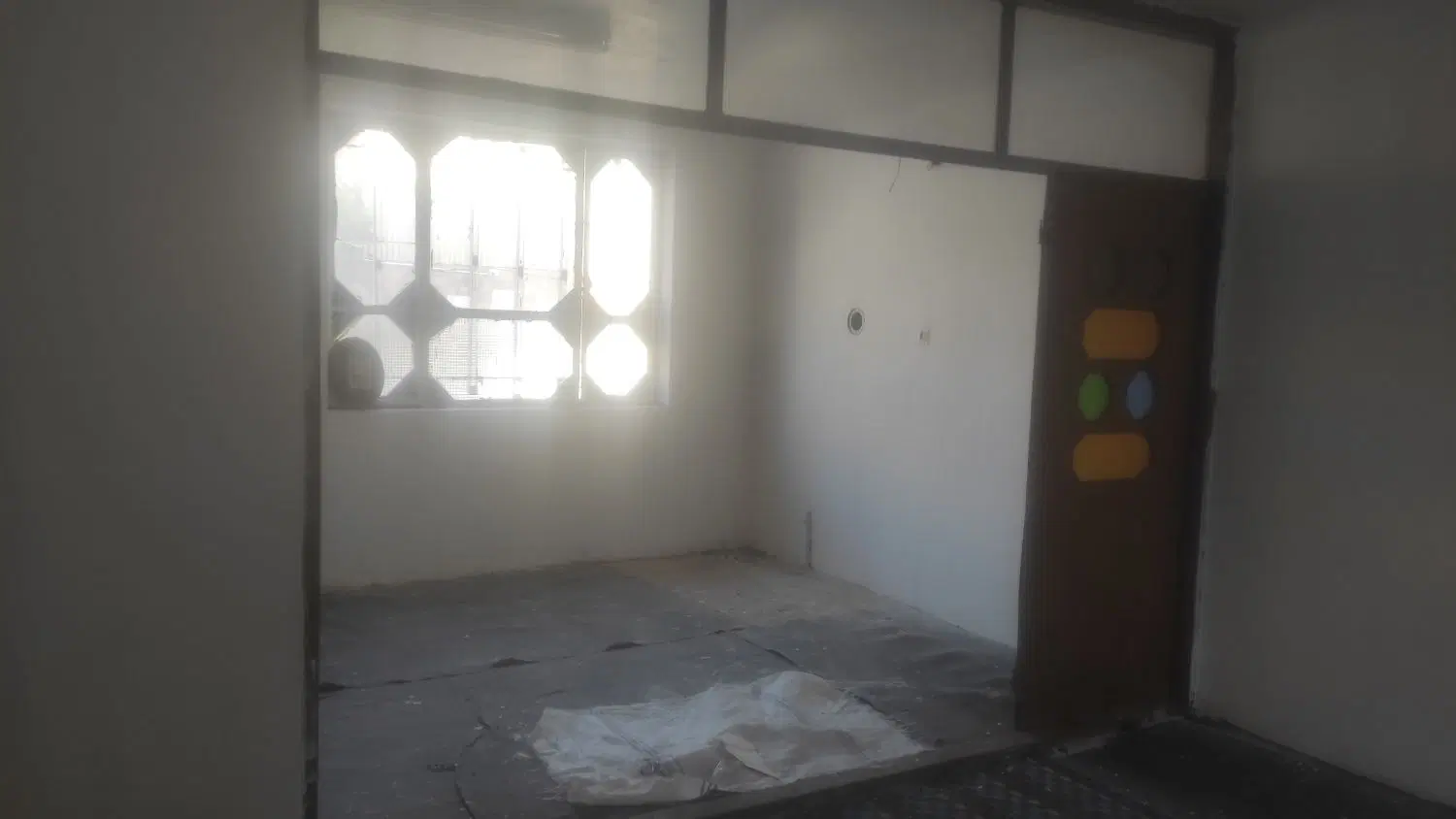خانه ویلایی دوطبقه دربست،کارگاه،انبار
