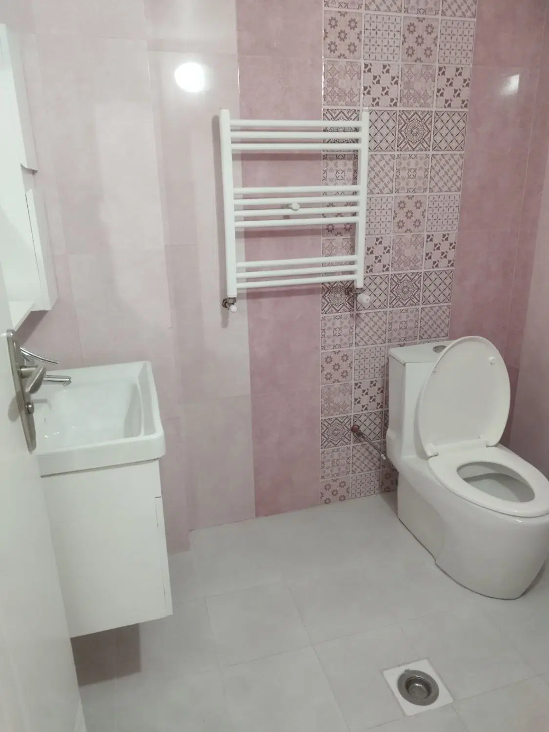 اپارتمان ۱۲۰ متری فول امکانات مرکز شهر
