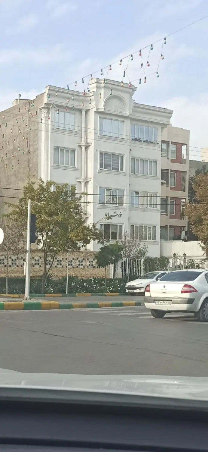 ۱۶۵ متر حاشیه هنرستان
