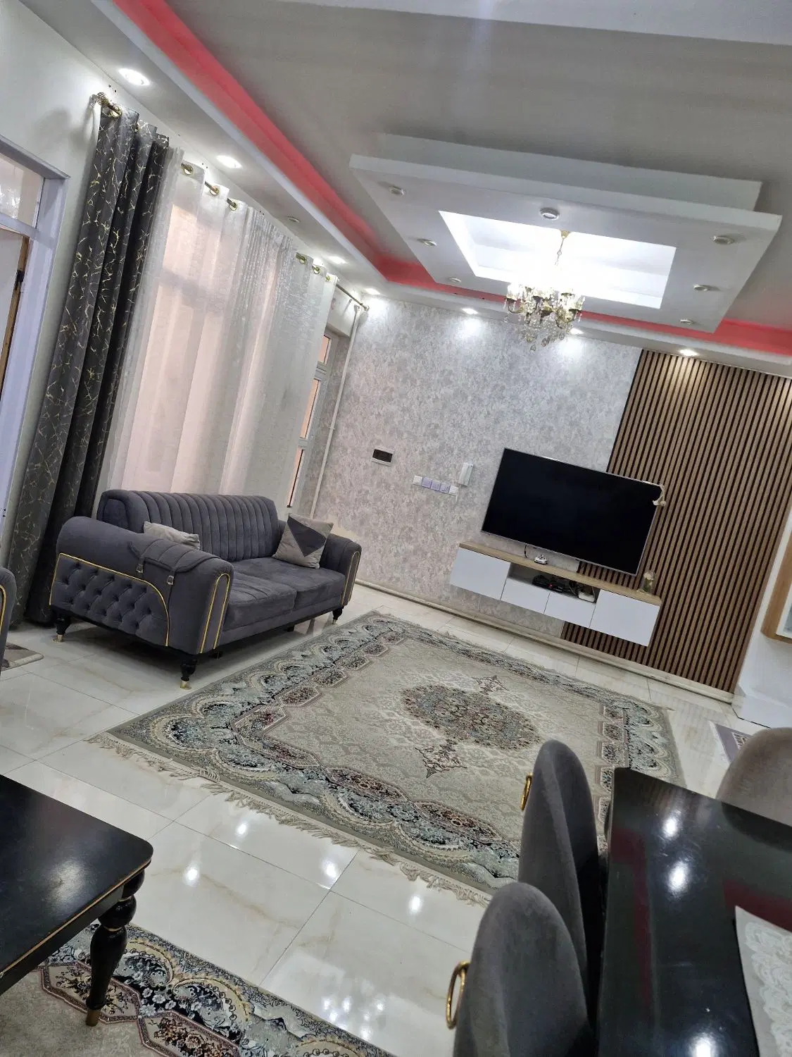 خانه در باغ معروف