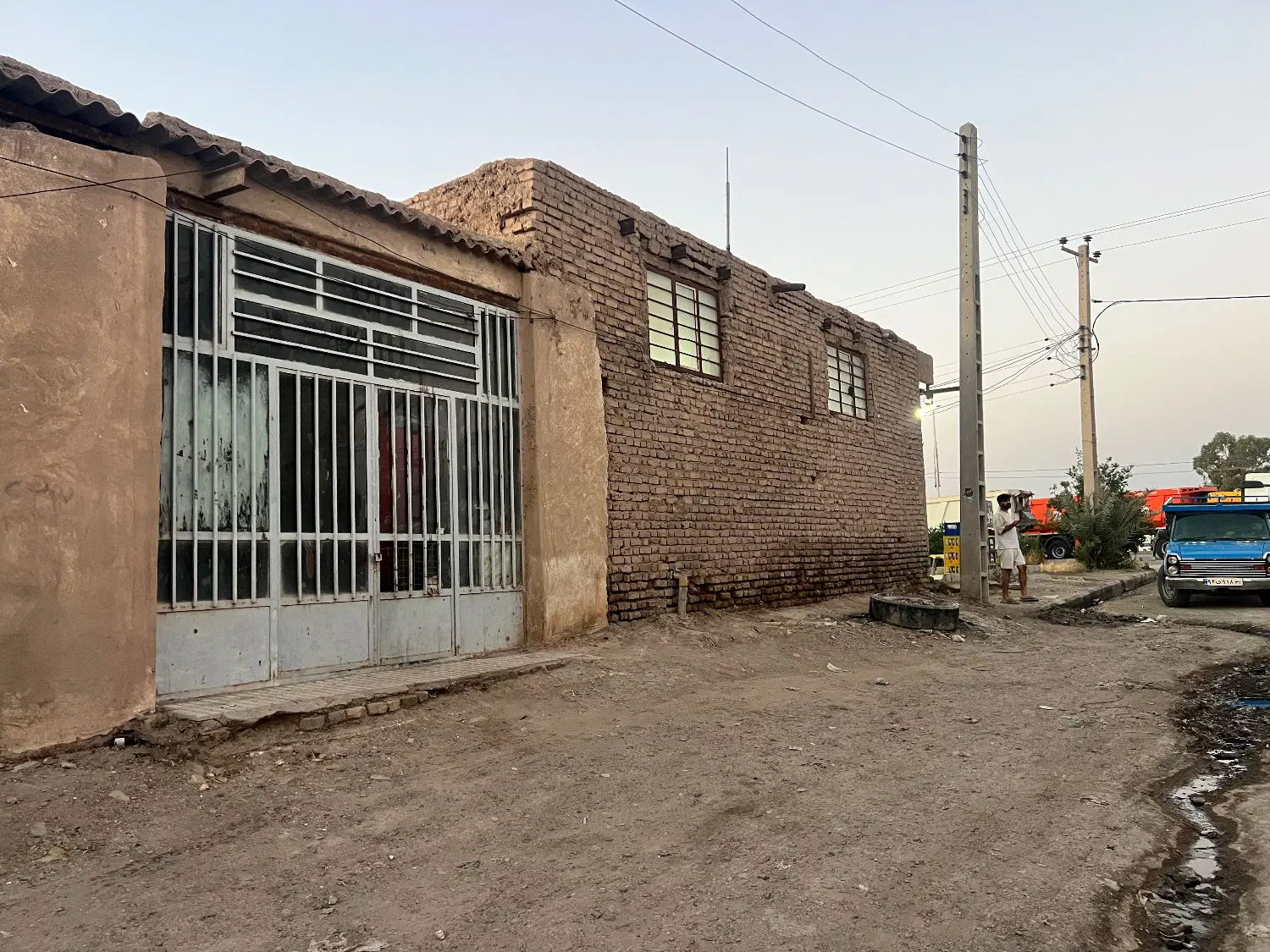 اجاره ۱ باب مغازه و ۲ باب گاراژ پلیس راه
