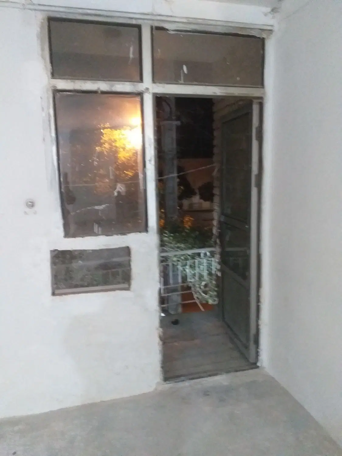 گناباد شوریده ۳۱اپارتمان ۱خواب ۸۰متری .تخلیه حاشیه