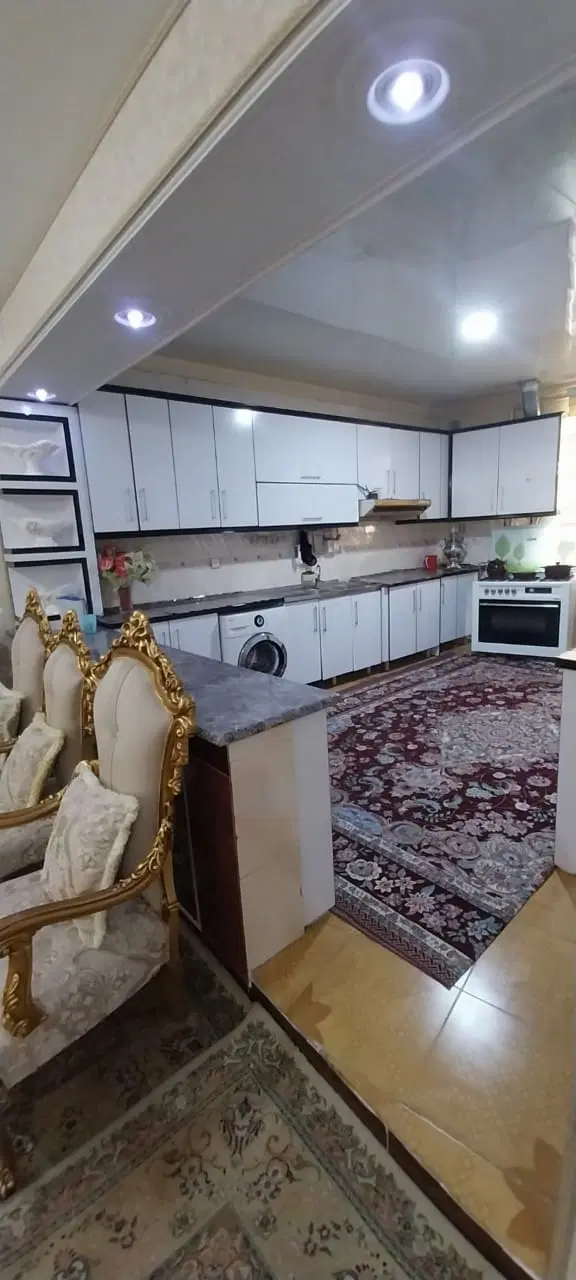 ملک تجاری و مسکونی
