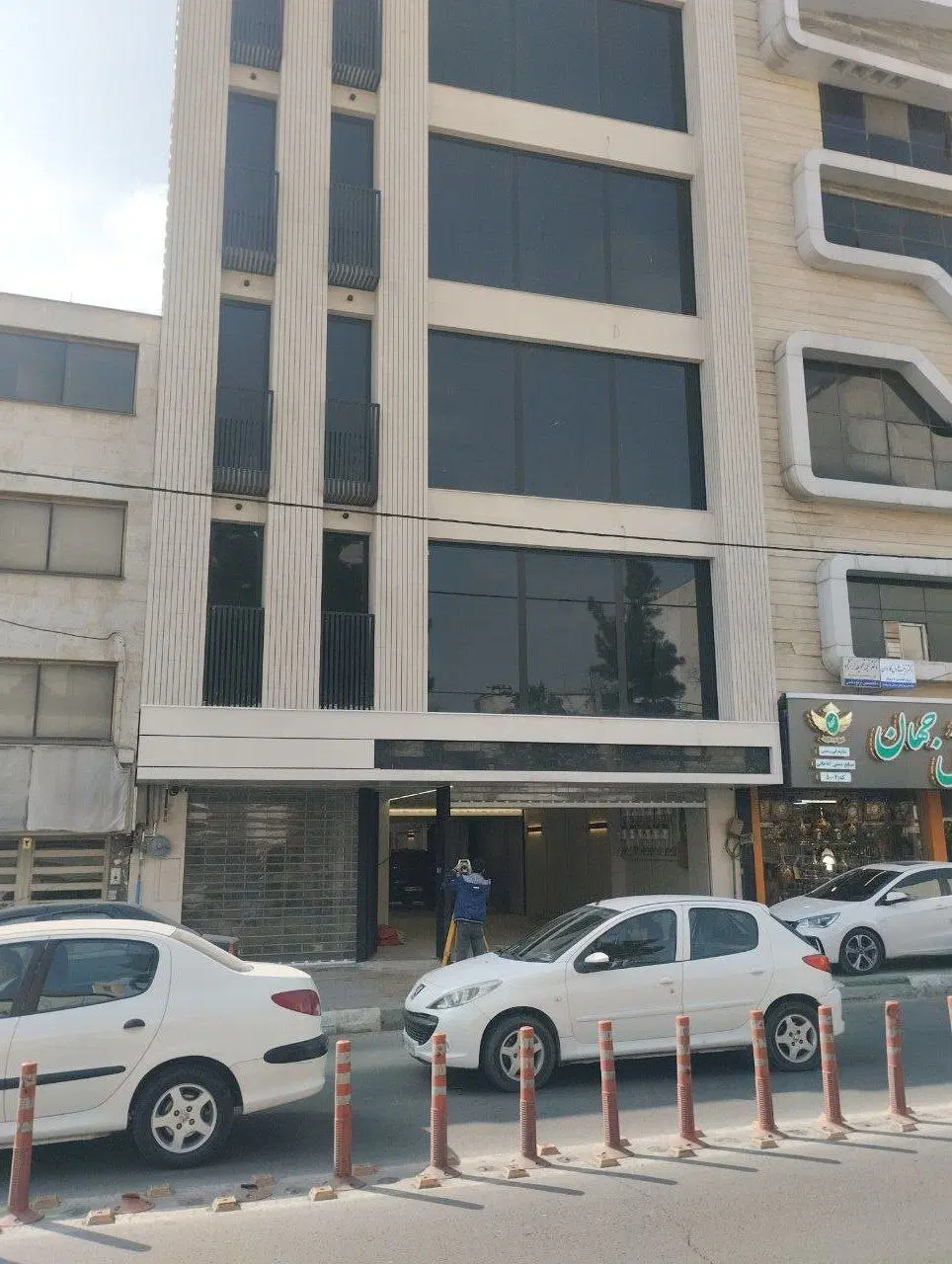 هتل نیمه کاره سرشور خیابان امام رضا
