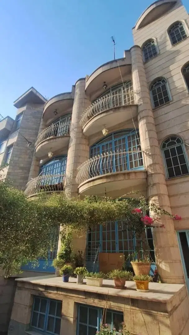 ۸۰متردوخواب خوش نور(پارکینگ انباری و۲بالکن)