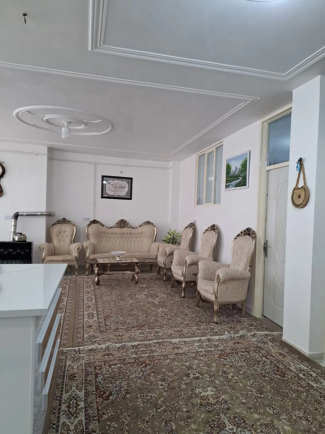 آپارتمان واقع در میدان هفده شهریور