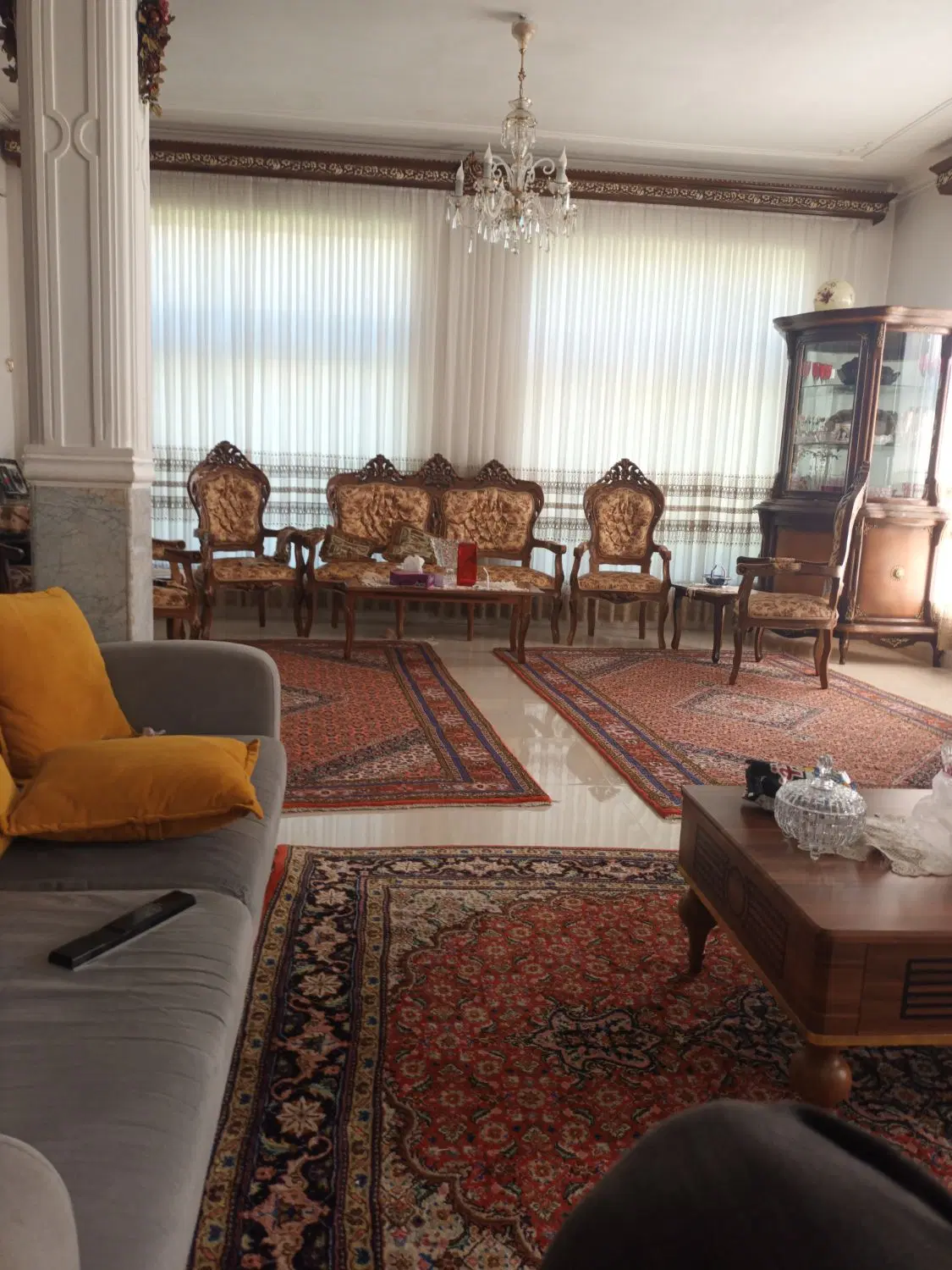 ویلایی دم خیابان مرکز شهر