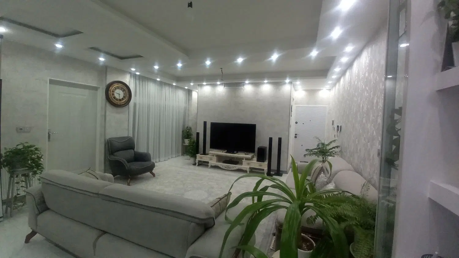 منزل ویلایی دو طبقه در شیراز