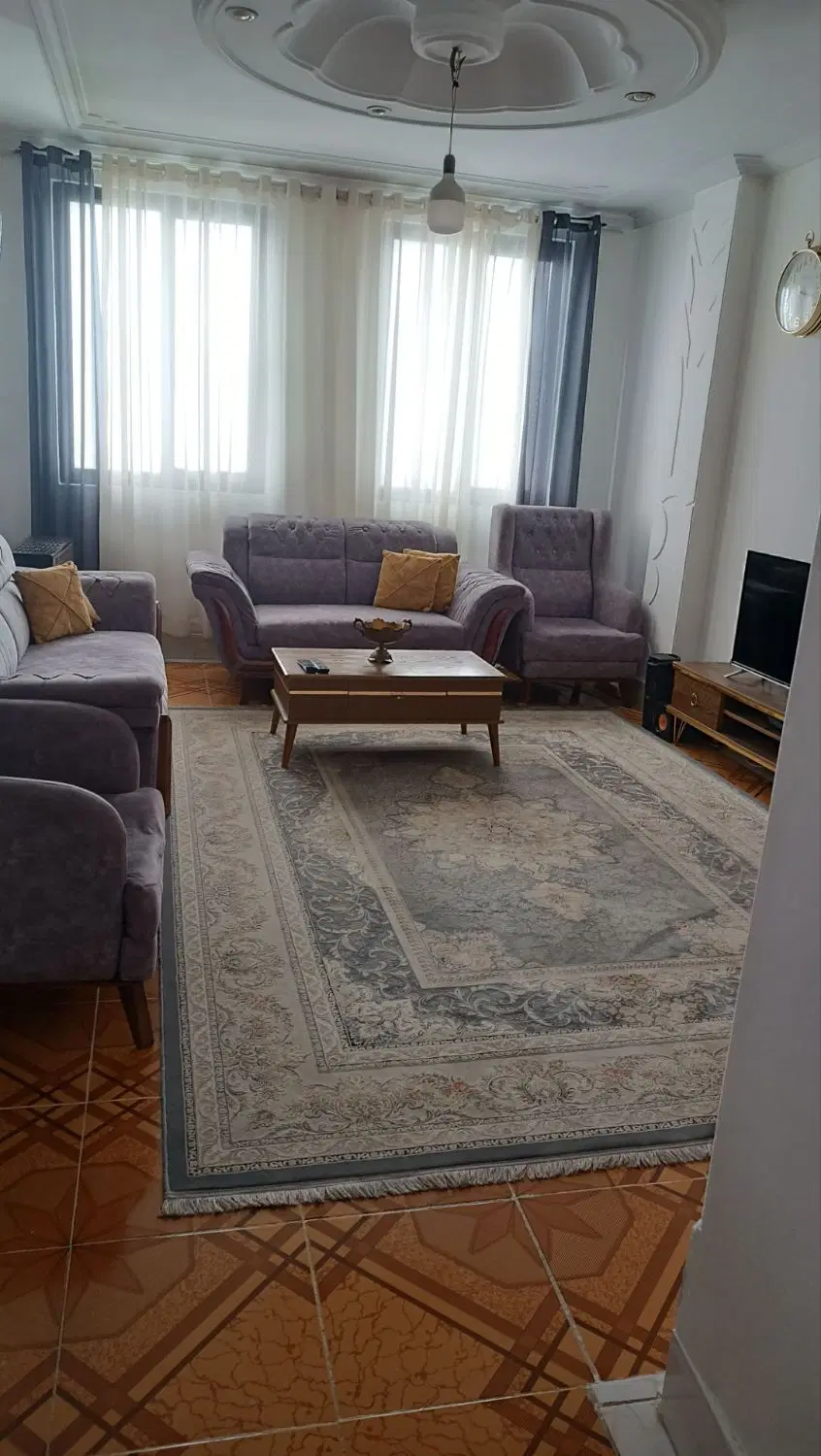 واحد ۷۸متری دوخوابه ۲ماه پیش رنگ آمیزی شده