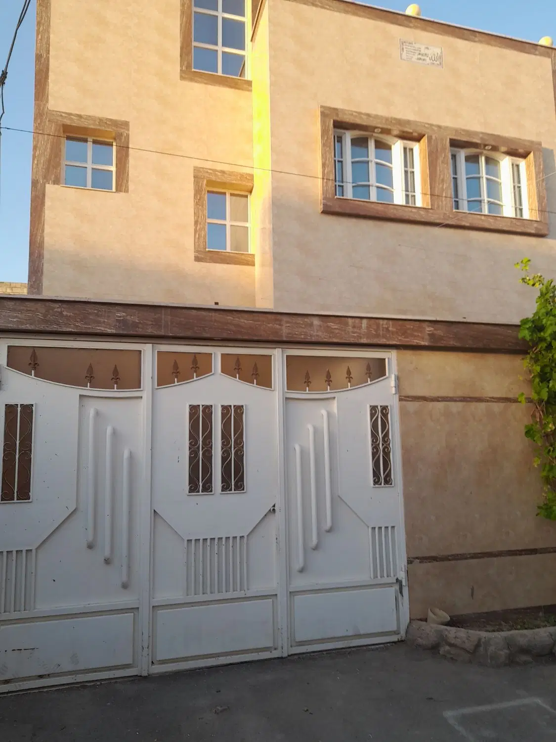رهن و اجاره دویست برجی ده ملییون تومان
