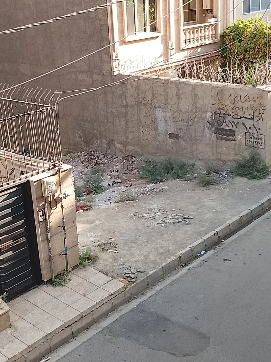 175متر زمین مسکونی پشت بهر خ توانیر واوان