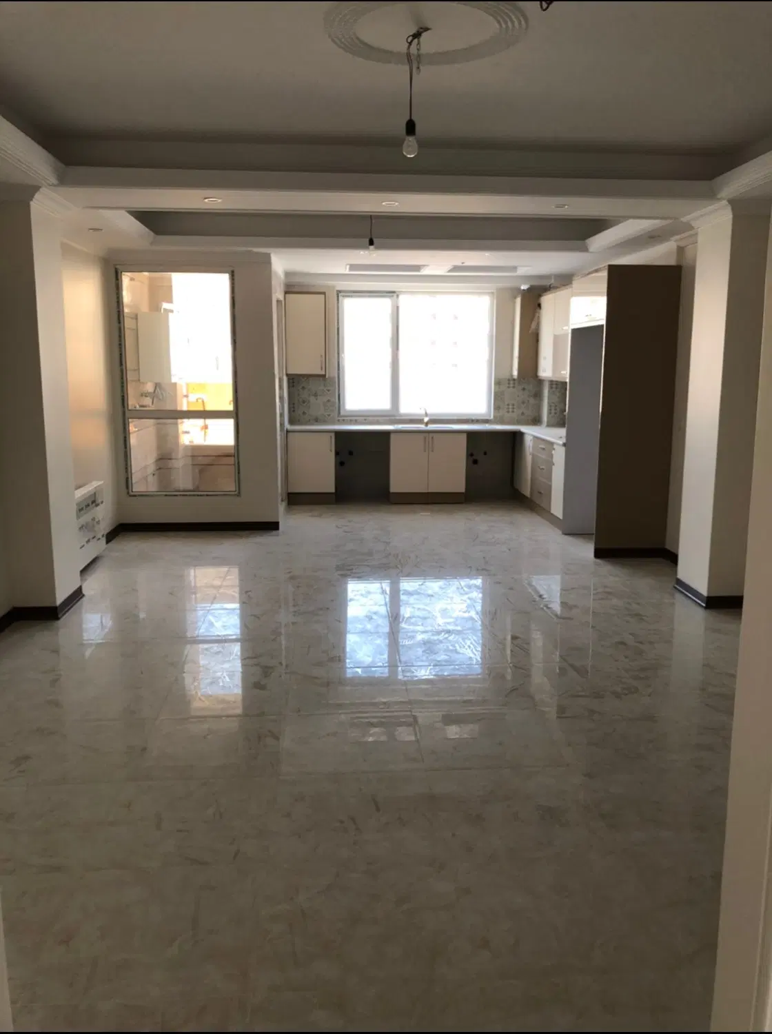 واحد ۹۰ متری فول امکانات