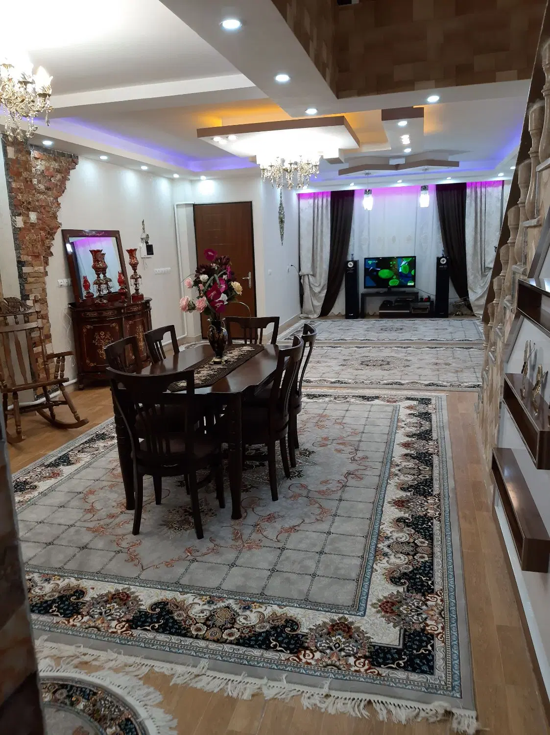 ساختمان مسکونی لوکس