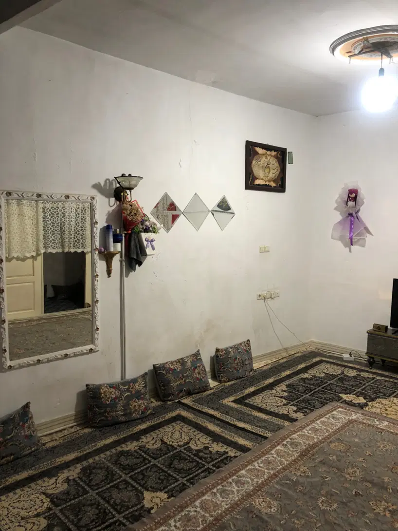 خانه 55 متری طبقه همکف راه جدا حیاط دار کد 600