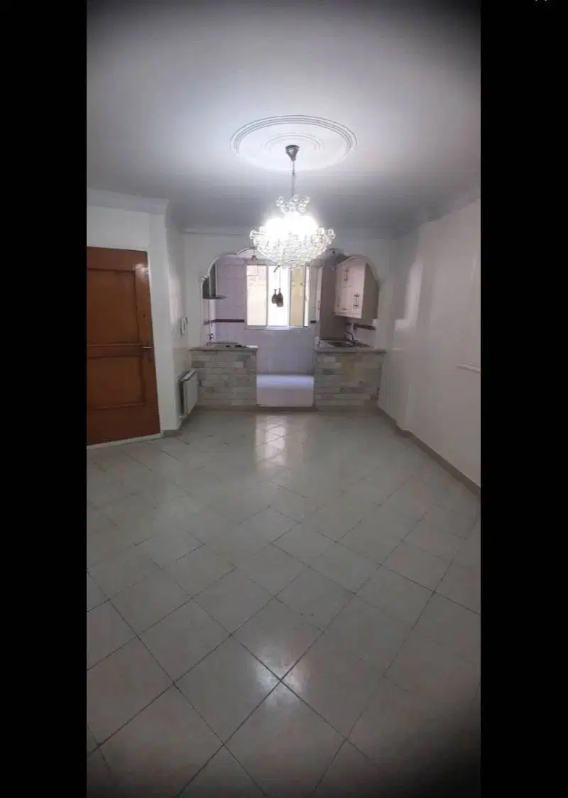 ۵۰ متر * پارکینگ دار * اردیبهشت