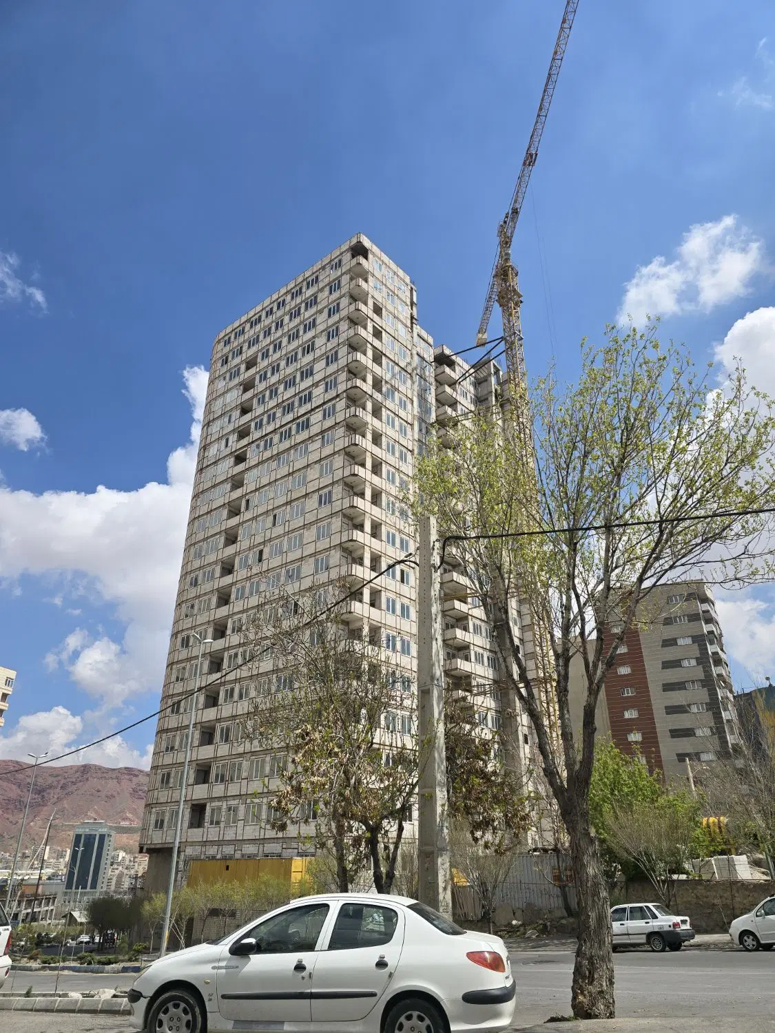 فروش امتیاز ۱۸۳ متری برج استادان