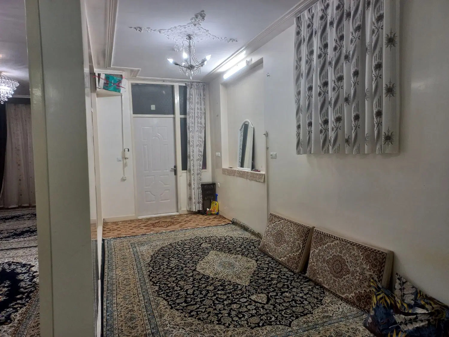 منزل مسکونی خیابان آذر کوچه آهنی