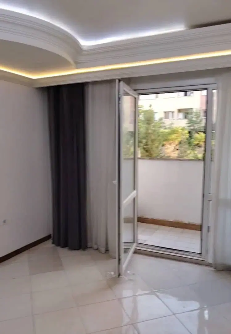 ۹۵متری مجله ای سه