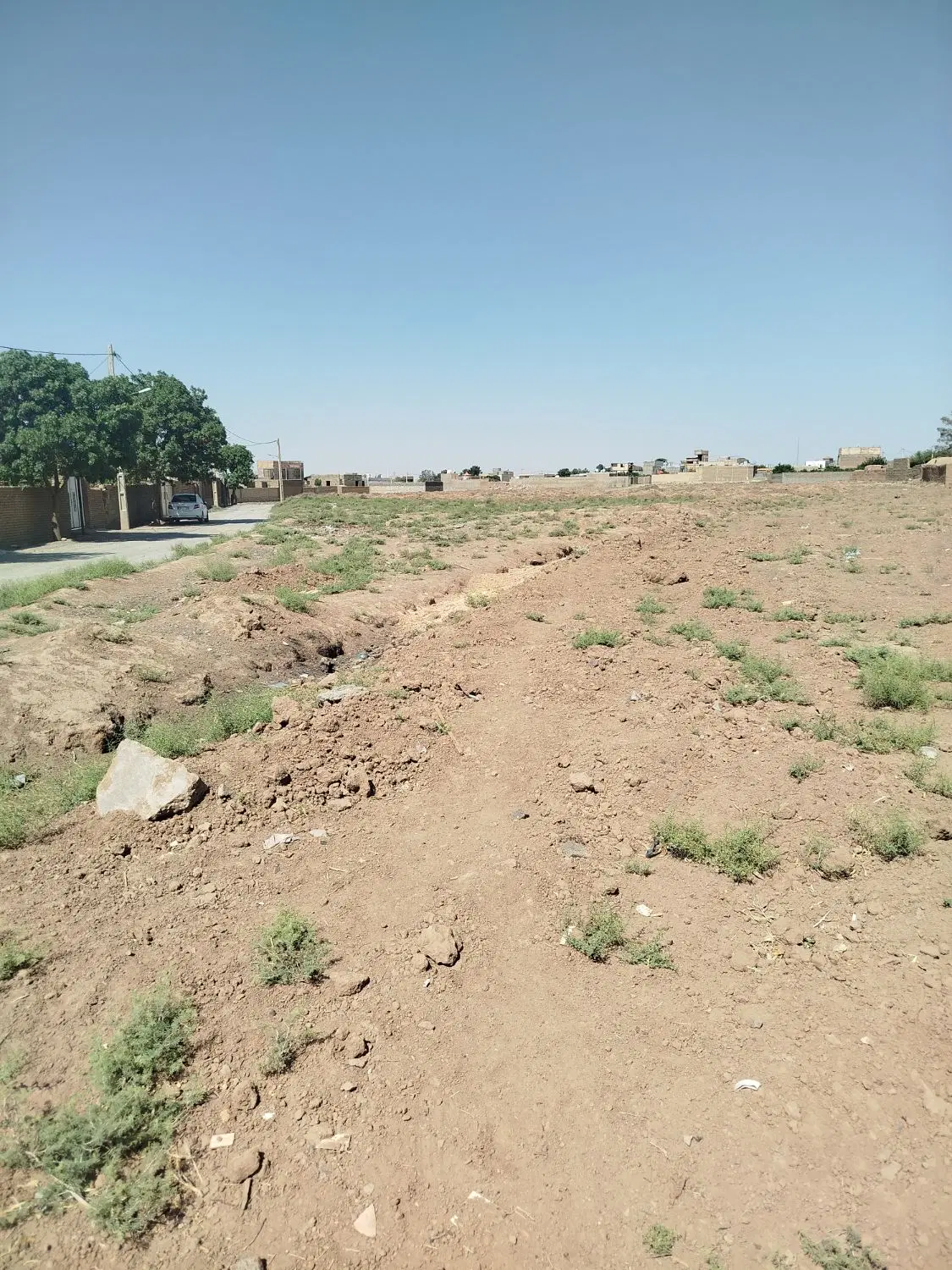 زمین فروشی