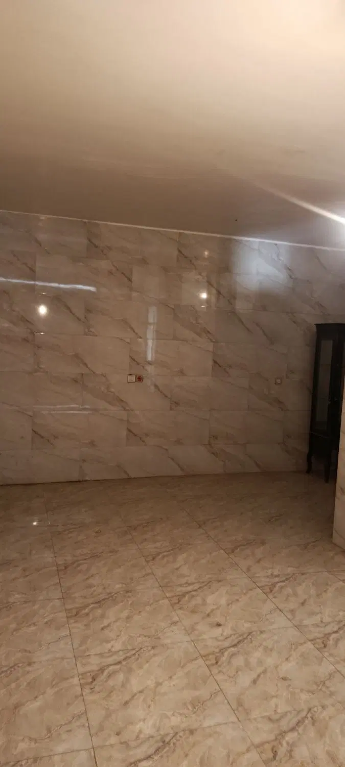 مغازه همراه با سویت سی متری