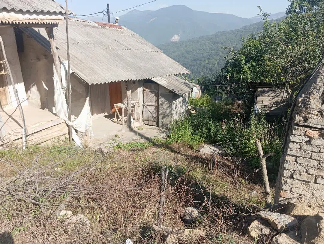 فروش یک منزل مسکونی افراتخته