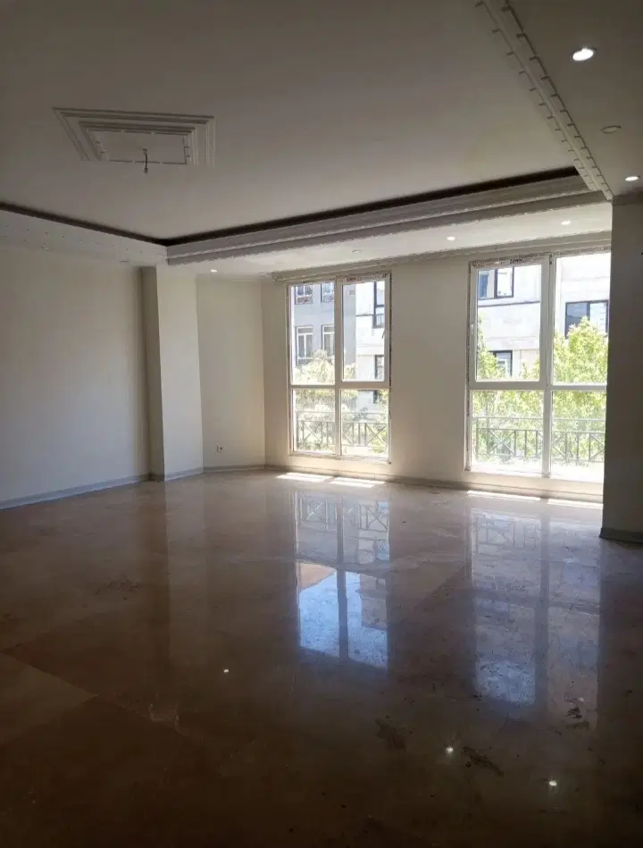۱۴۰متر سه خوابه مابین فلکه دوم و سوم
