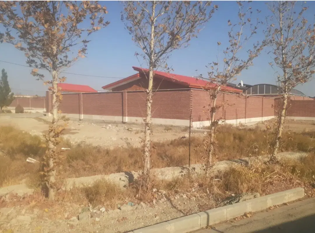 ۳۷۰ متر زمین داخل شهرک ویلایی
