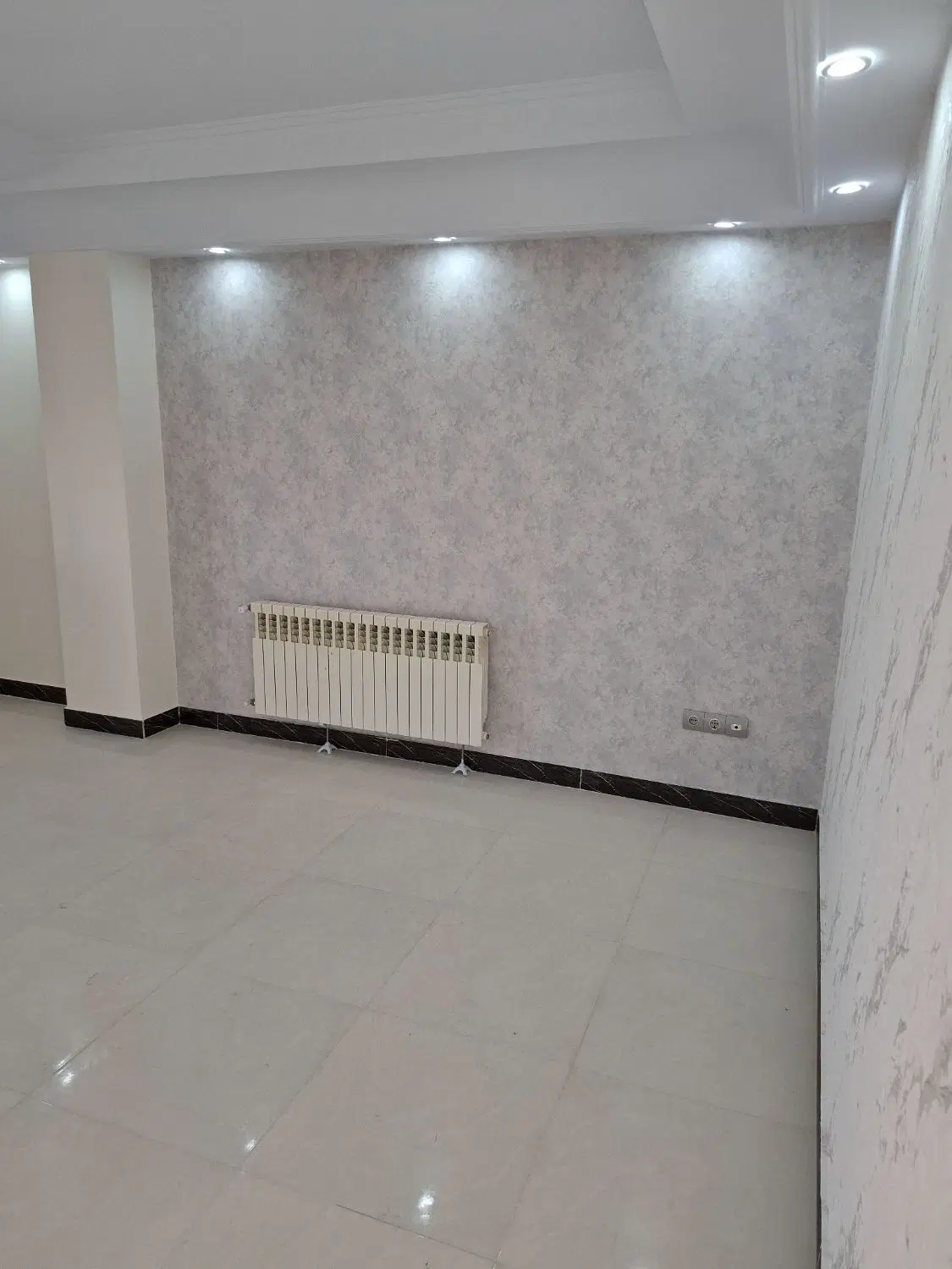آپارتمان ۹۰ متری شهرک ناز