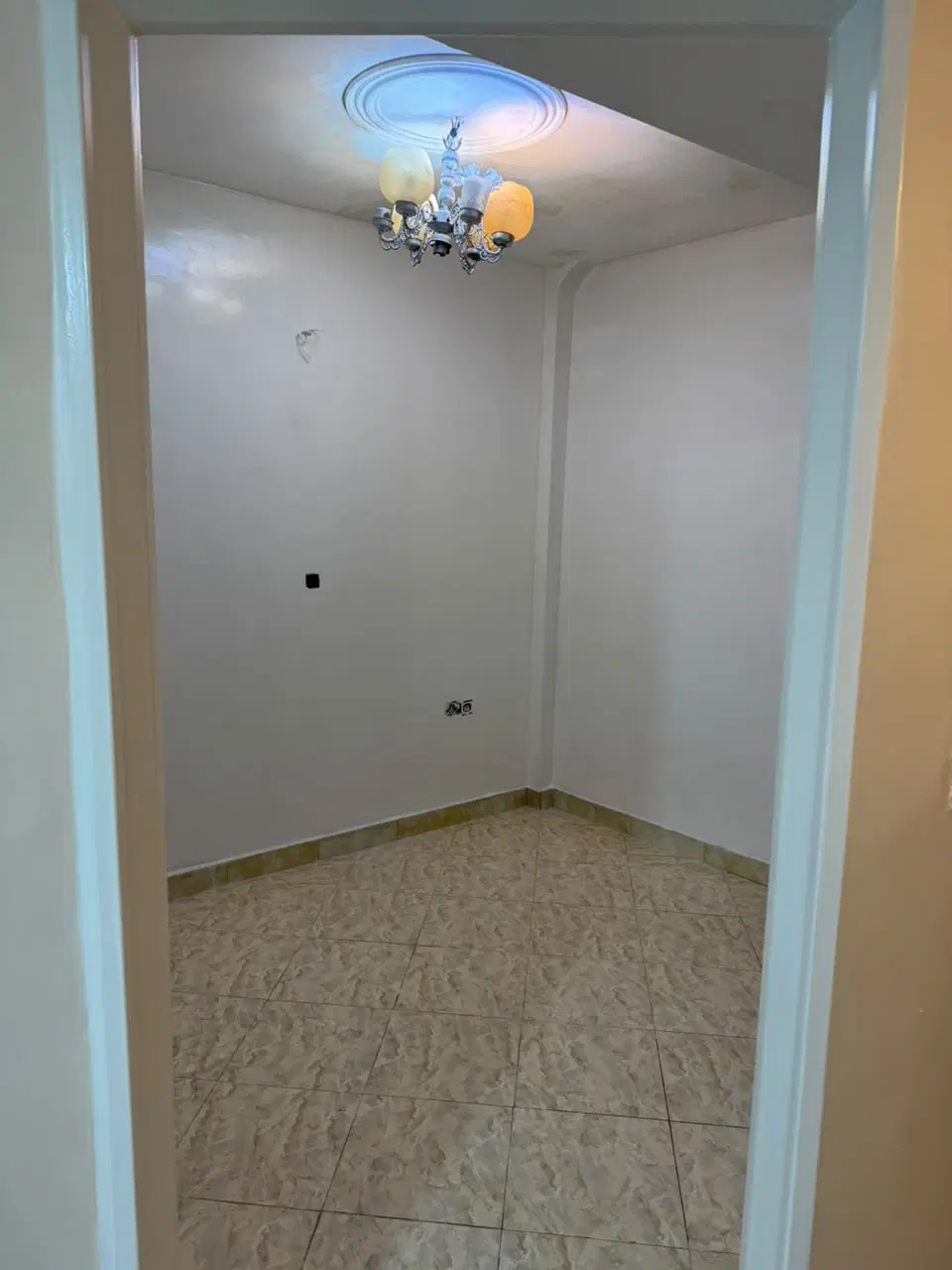 واحد ۴۲ متری با امکانات