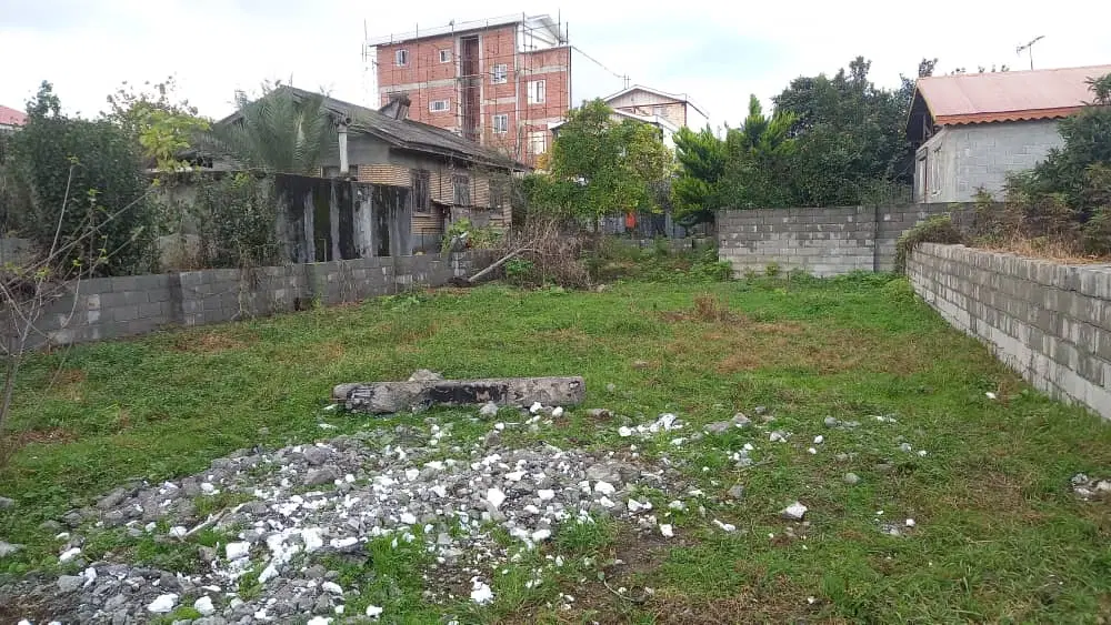 زمین مسکونی سند دار پره سر ابتدای خ نوربخش دیوار