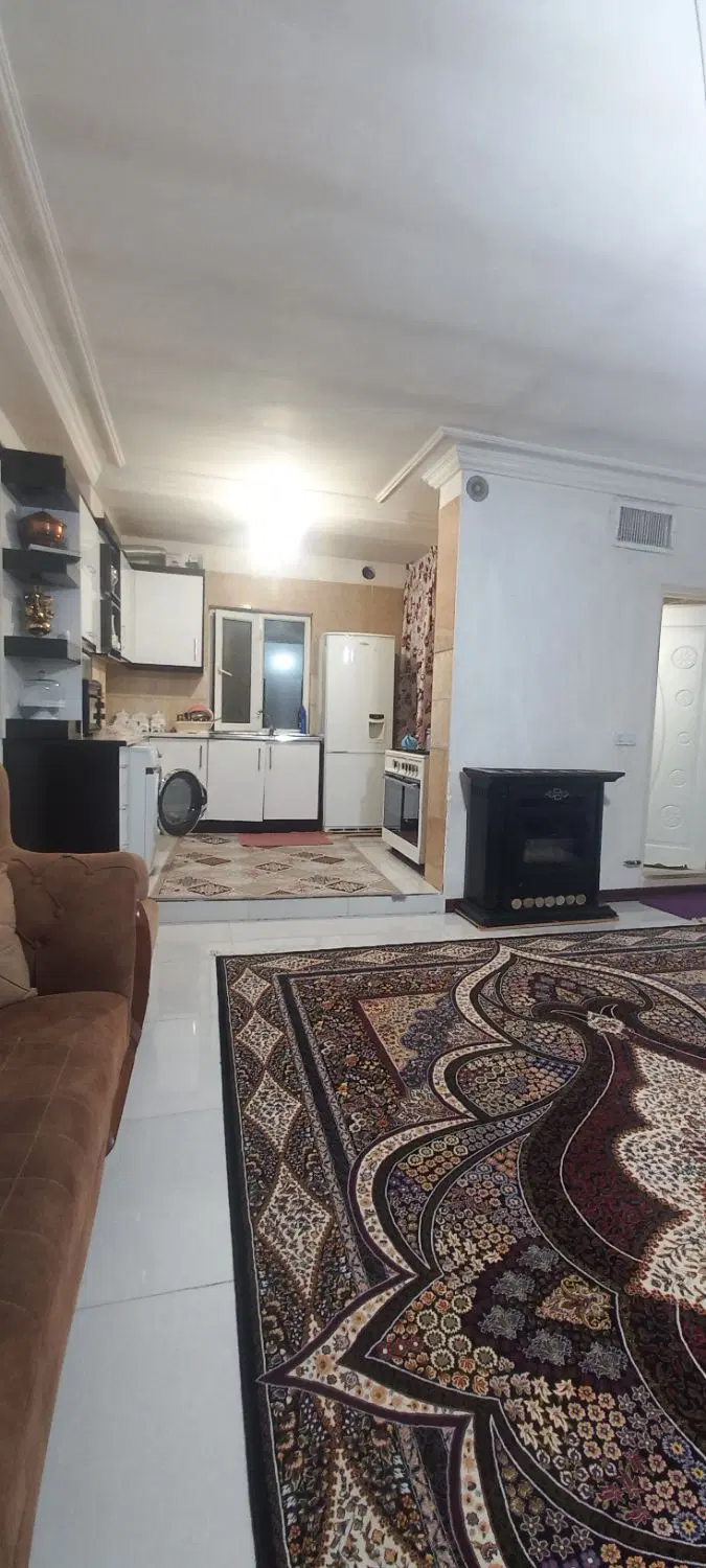 مشاور املاک ۶۱متر فول امکانات