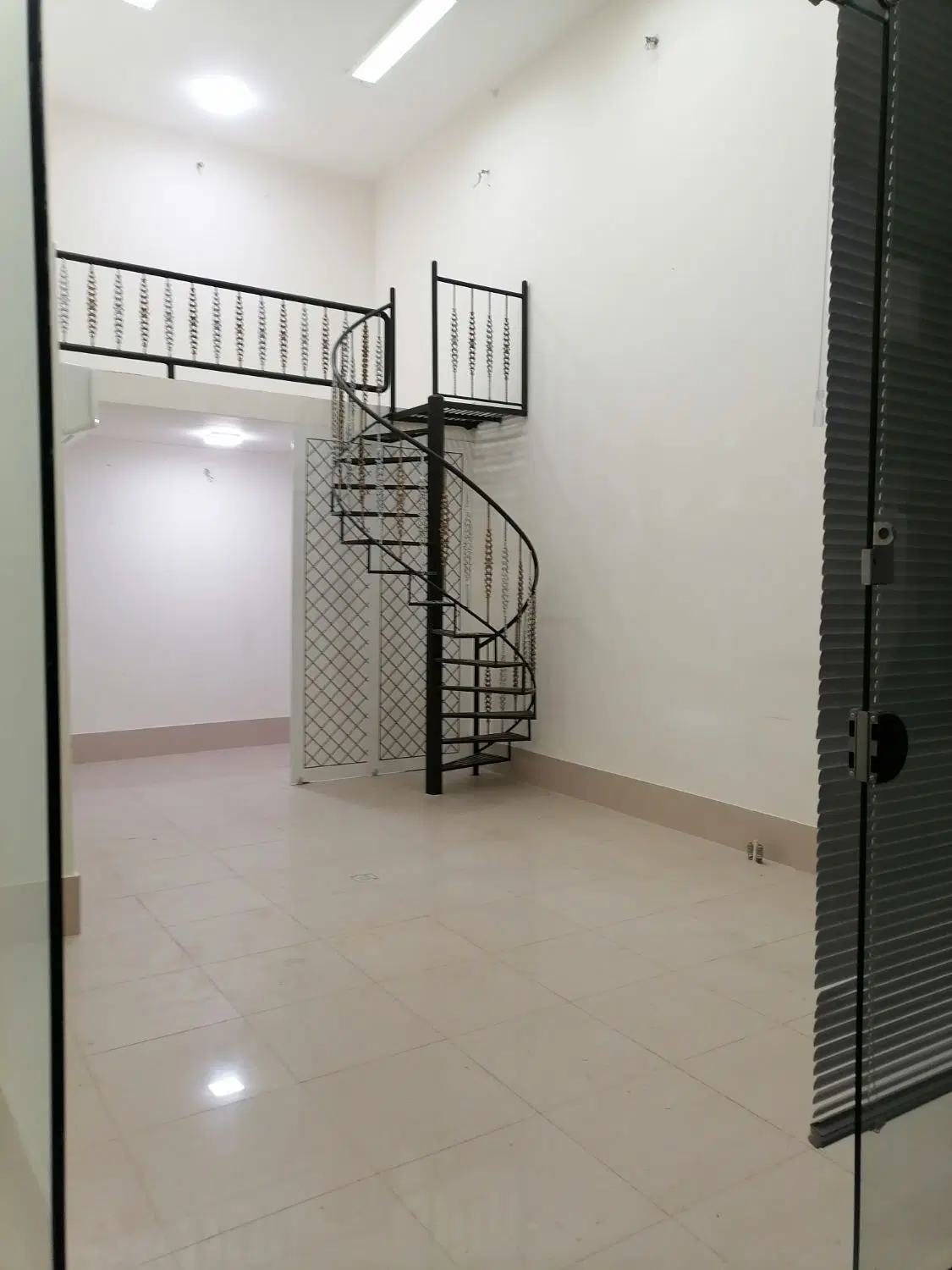 رهن و اجاره مغازه 35 متری الهیه