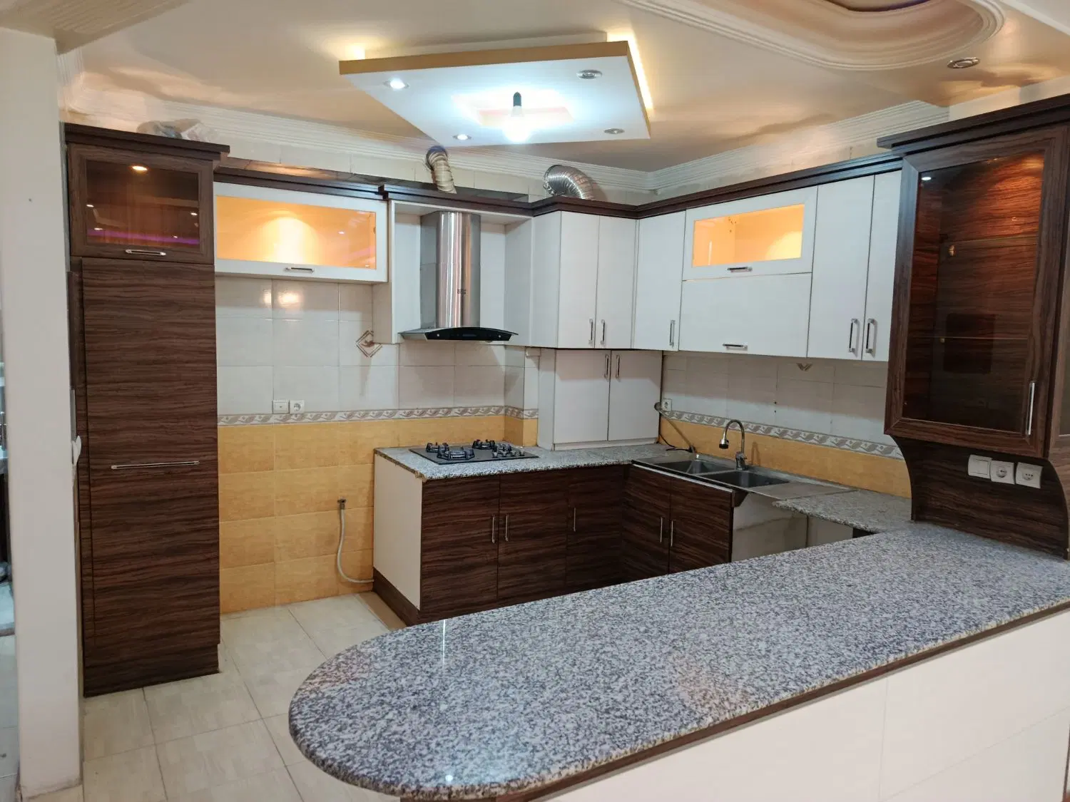 اجاره آپارتمان ۱۱۰ متری خوش نقشه فول امکانات