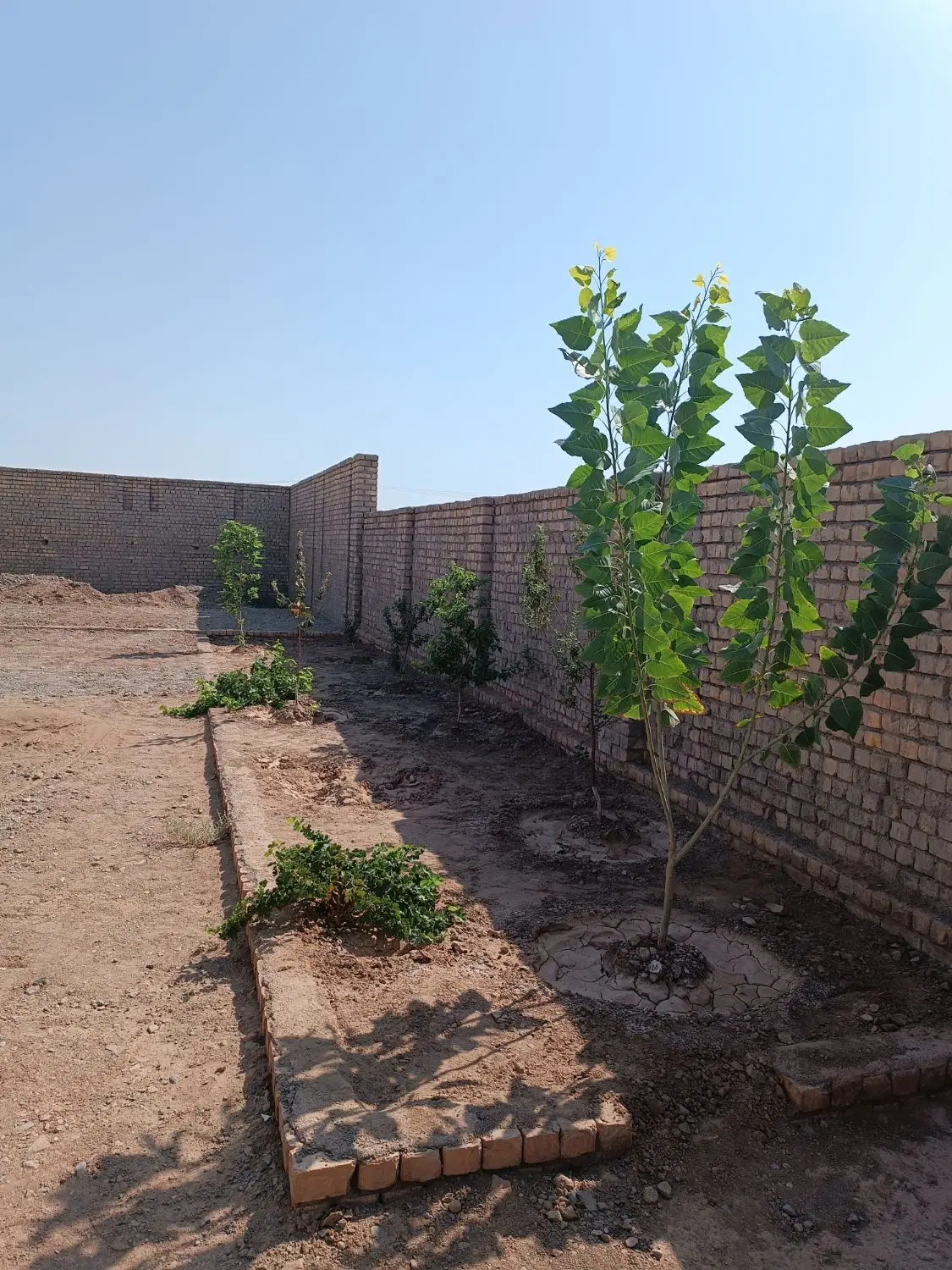 چهار دیواری_۲۷۰متر_شهرک پدیده