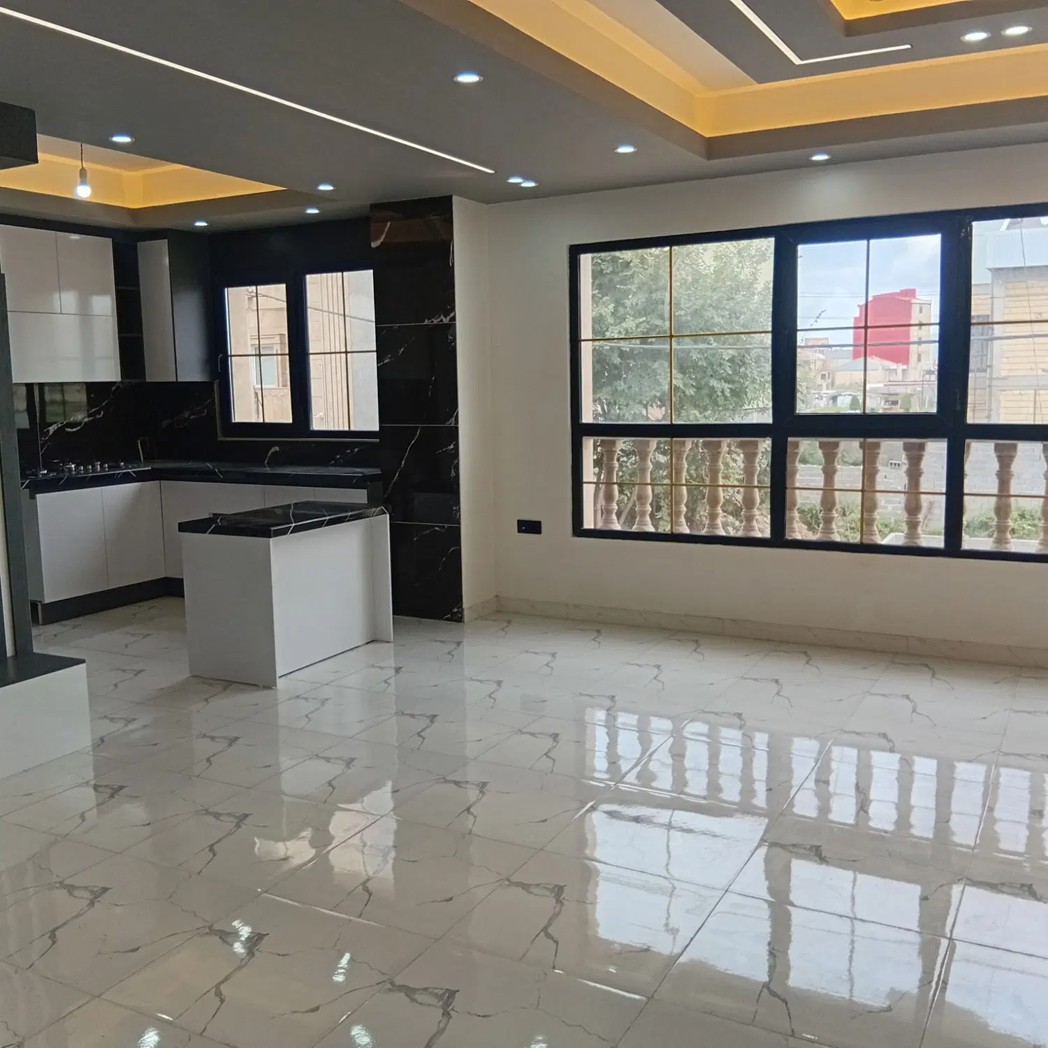 اپارتمان سه خوابه