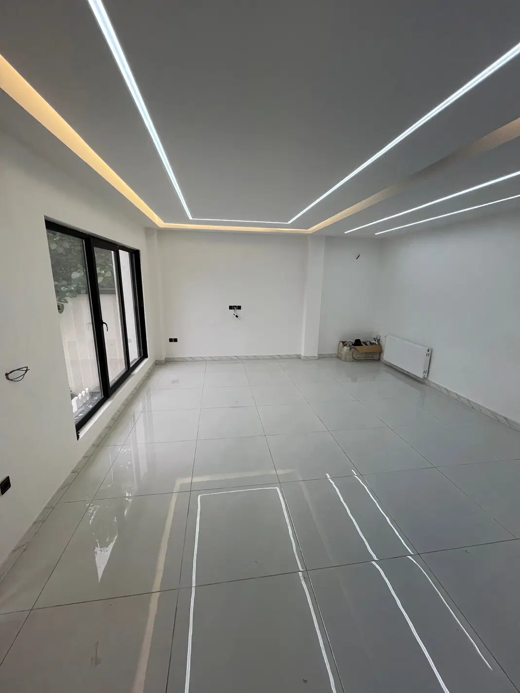 ویلای مدرن و مهندسی‌ساز کلیدنخورده استخر چهارفصل