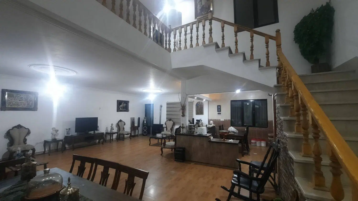 ویلایی دربست دو طبقه فاز ۴ لاکچری