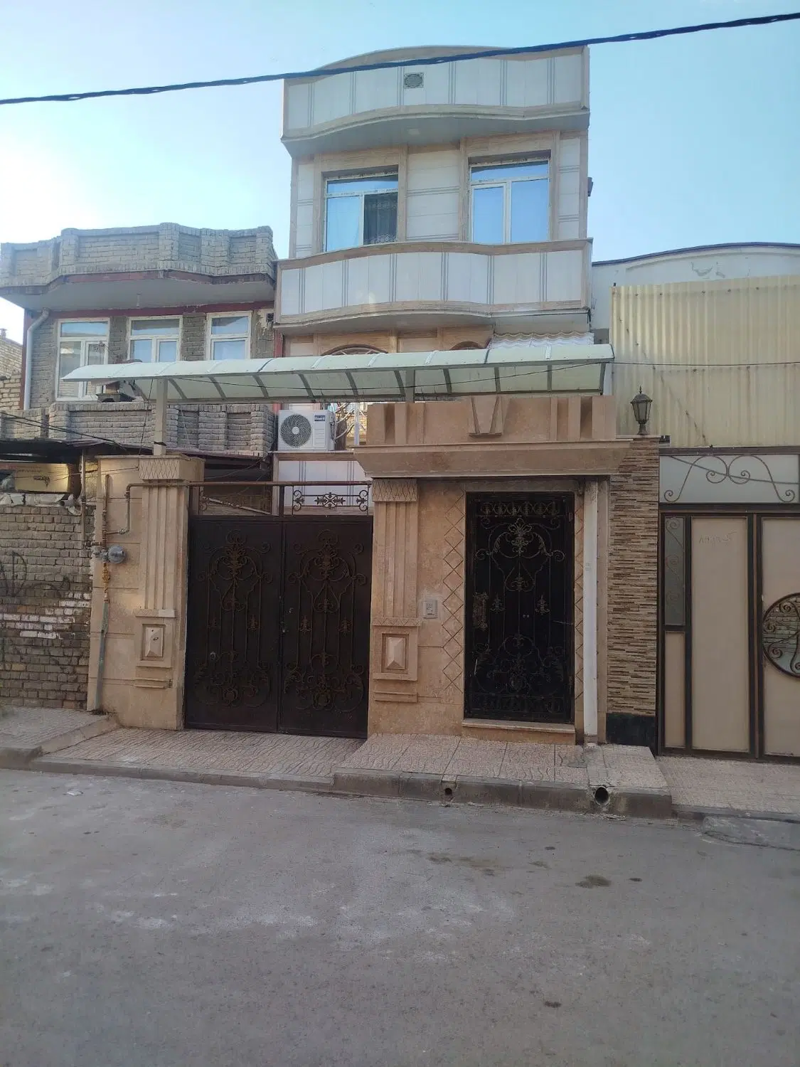 خانه سه طبقه