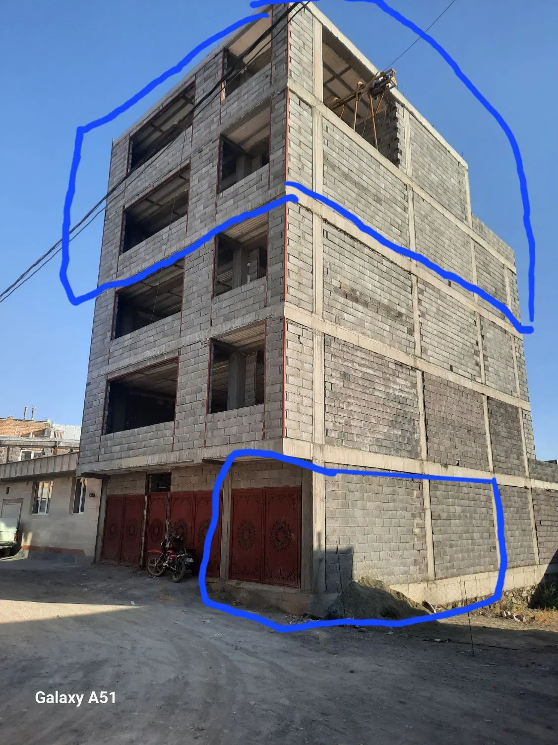 خانه نیمه کاره در اساوله