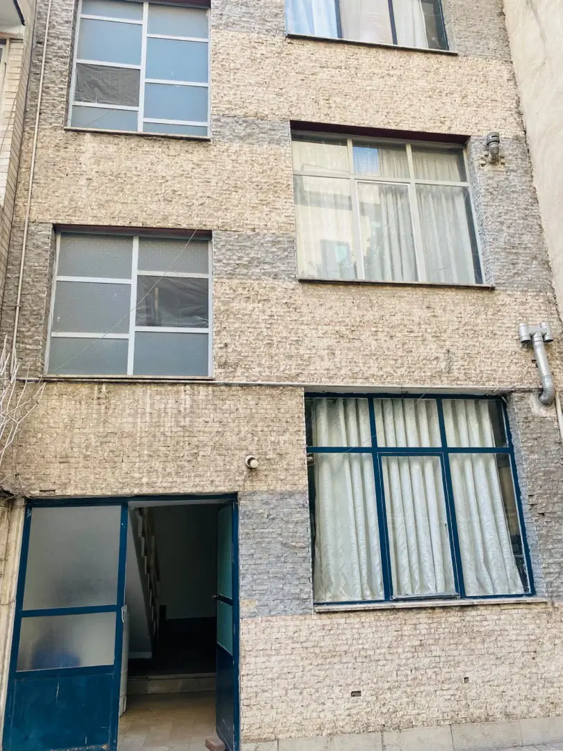 سه دانگ گلنگی در سه طبقه (زمین ۱۰۲ متر)